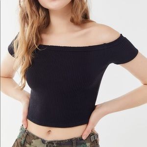 UO Ribbed Off-The-Shoulder Cropped Top